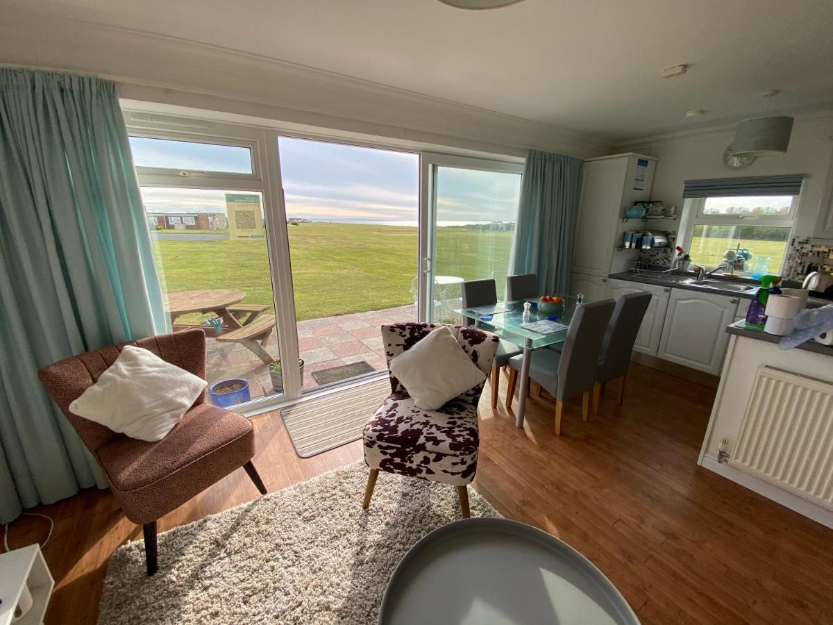 Bayview Self-Catering Coastal Bungalow In Rural West Wight Freshwater Esterno foto