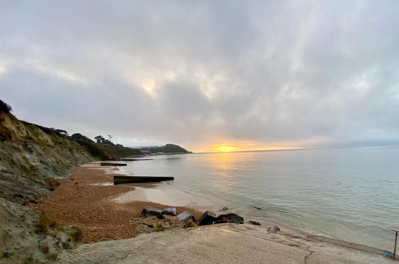 Bayview Self-Catering Coastal Bungalow In Rural West Wight Freshwater Esterno foto
