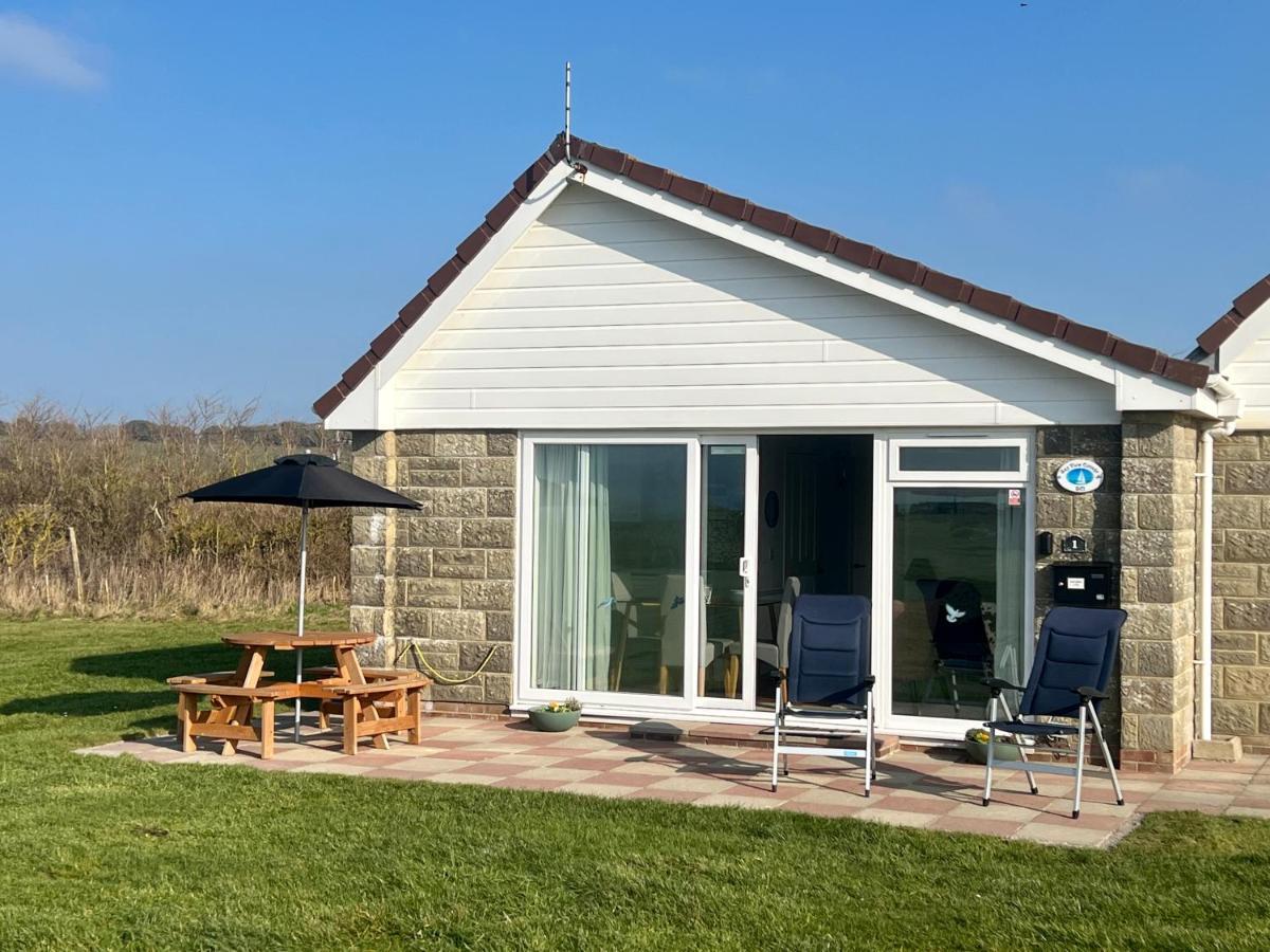 Bayview Self-Catering Coastal Bungalow In Rural West Wight Freshwater Esterno foto