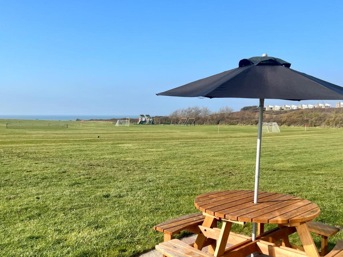 Bayview Self-Catering Coastal Bungalow In Rural West Wight Freshwater Esterno foto